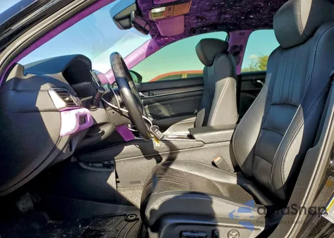 2018 Honda Accord Touring z USA, uszkodzony, nr VIN 1HGCV1F93JA085066